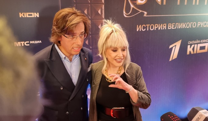 Тоскует по России: как и с кем встретила новый год живущая на чужбине 75-летняя Пугачева