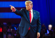 Калифорния демонстрирует политическую самостоятельность NationalHarborMdUsa-February242024DonaldTrumpSpeaks