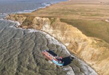 Спасатели успешно собрали значительный объем мазута у танкера в Черном море 670e9fb3-161e-42fa-abc3-12a1bcd50dff-67dea17a