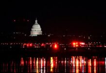 Подтверждена информация о пассажирах разбившегося самолета в США 8b16d8af-3838-4a90-9f3b-eea7779232ab-67ee7a24