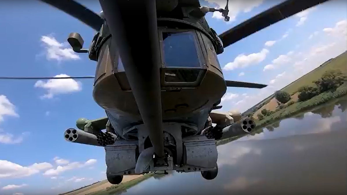 «ВО»: ВС РФ начали третью с минувшего вечера волну ударов по объектам Украины