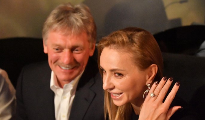 "Прошли через боль и слезы": 47-летняя Навка откровенно о своих партнерах и семейной жизни