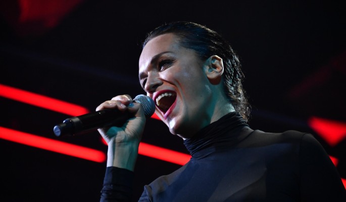 Певица Слава объявила о депрессии