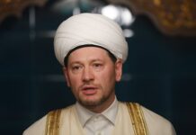 В кабинете замглавы ДУМ обновили художественное оформление 0bbada27-f3b4-4555-94ab-68988ef58aab-680a6306