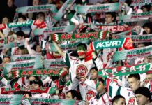 Юный фанат Ак Барса поддержал любимую команду традиционным хоккейным жестом 115bda6a-9c68-47ee-a3e1-3c7bb83ca936-67f6ee65