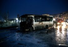 Яркое пламя и густой дым на улице Луговой во Владивостоке — пассажирский автобус охватил пожар 2f4acb5f-6126-4da1-8010-eaf58000aa1e-6800e000