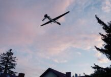 Массированная атака беспилотников на российские регионы попала на видео 44e34d77-d22c-4284-9e30-f4a81e7cfb65-67f79874