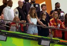 Тейлор Свифт восхитила поклонников стильным образом на футбольном матче 4c41ca2a-a7fd-40cd-8280-cc45c0f87d24-67fd565f