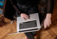 Россиян предупредили о мошеннических программах, маскирующихся под DeepSeek 664ccaa9-1f25-40c3-9bc3-06874961b0d4-67fd4287