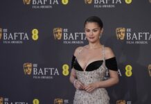 Яркий образ Селены Гомес на церемонии BAFTA покорил публику 69f4da66-d624-449d-a39f-1f7923924749-68061f23