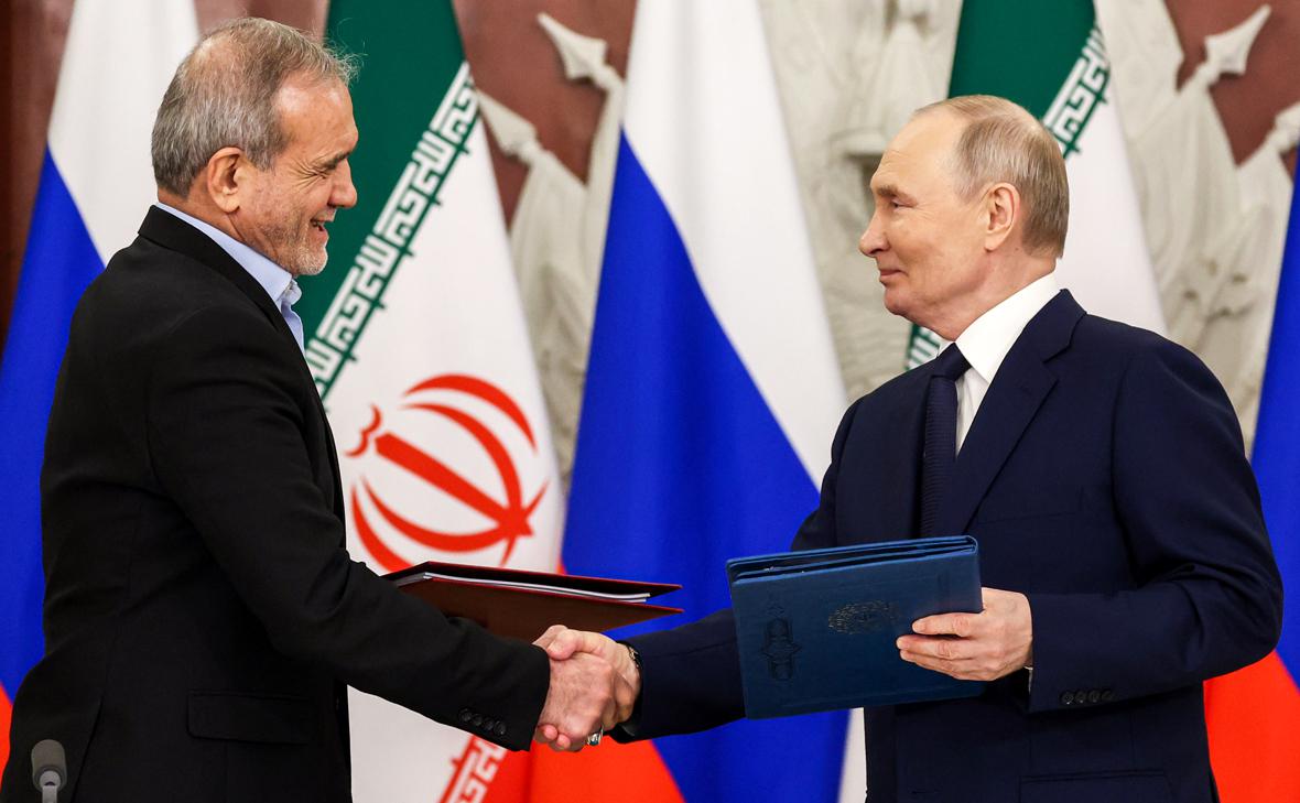 Владимир Путин и Масуд Пезешкиан (Валерий Шарифулин / ТАСС)