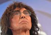 Триумф молодой певицы Валерий Леонтьев оценил талант Клавы Коки c01df0a7-5673-4a9d-8112-21f689bbdf9e-67f532ef