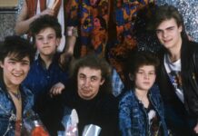 Создатель легендарной группы "Ласковый май" остался в памяти поклонников sozdatel legendarnoj gruppy laskovyj maj ostalsya v pamyati poklonnikov-ekbonline-ru-174029002600-0