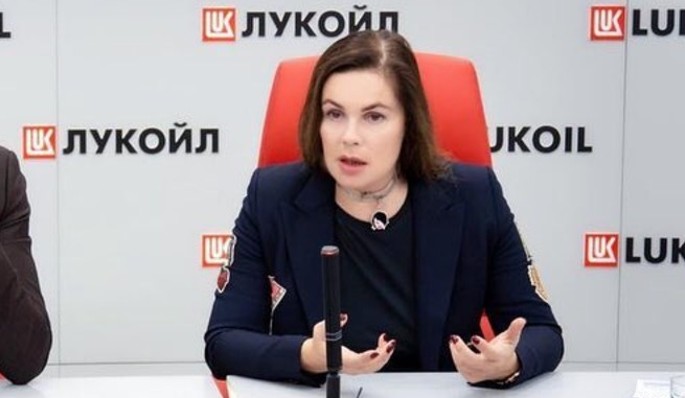 Андреева показала кадры с шампанским из джакузи