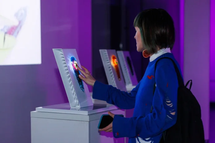 Play DigitalArt-2025 и Дворец молодежи представляют цифровое искусство Валерии Титовой и Фабрики-0