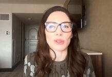 Американская комик в центре скандала из-за шутки о Зеленском amerikanskaya komik v czentre skandala izza shutki o zelenskom-ekbonline-ru-174162560100-0