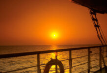 Батискаф Синдбад и безопасность туристов в Хургаде опыт Евгения Черняева batiskaf sindbad i bezopasnost turistov v hurgade opyt evgeniya chernyaeva-ekbonline-ru-174308817600-0