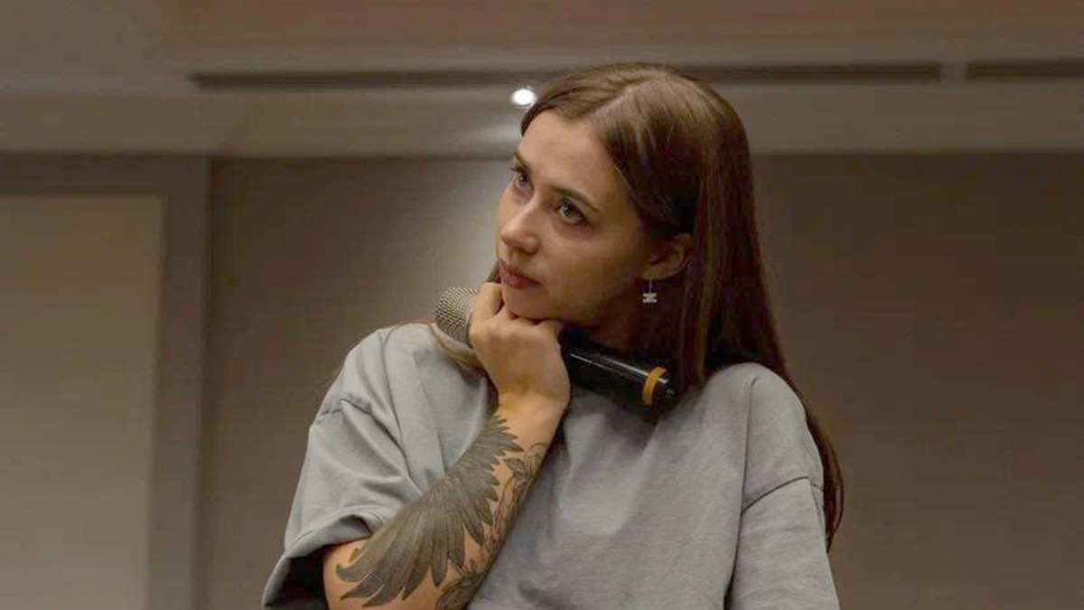 Блогершу Митрошину в наручниках увезли из столичного СК