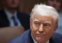 Дональд Трамп и скрытые битвы вокруг Москвы Малек Дудаков пророчит сделку donald tramp i skrytye bitvy vokrug moskvy malek dudakov prorochit sdelku-ekbonline-ru-174341108500-0