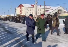 Герою России Андрею Григорьеву вручили землю и квартиру geroyu rossii andreyu grigorevu vruchili zemlyu i kvartiru-ekbonline-ru-174170063300-0