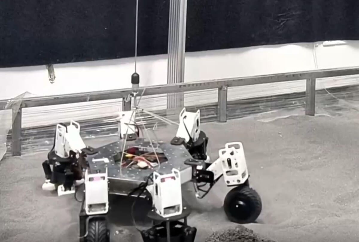 Китайский робот для космической добычи на Луне открывает новые горизонты технологий-0