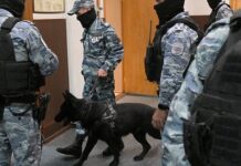 Сотрудники полиции активно разыскивают злоумышленника, повредившего банкомат sotrudniki policzii aktivno razyskivayut zloumyshlennika povredivshego bankomat-ekbonline-ru-174126666800-0