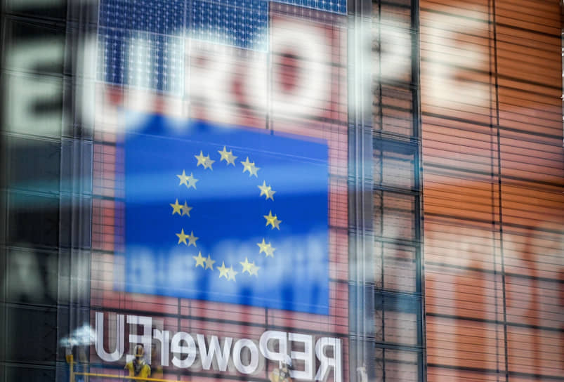 Совет ЕС выделил Украине €3,5 млрд из фонда помощи на фоне усиления давления на Россию-0