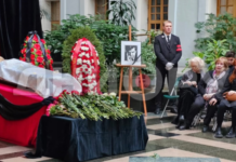 Вечная память — трогательные моменты проводов Всеволода Немоляева vechnaya pamyat trogatelnye momenty provodov vsevoloda nemolyaeva-ekbonline-ru-174137940500-0