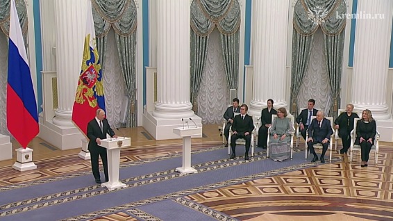 Путин поздравил представителей российской культуры с профессиональным праздником