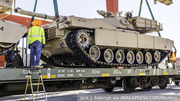 Зеленский отказался признавать военную помощь США долгом