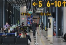 Возвращение 215 тысяч рублей в аэропорту Толмачево обрадовало пассажирку из Бишкека vozvrashhenie 215 tysyach rublej v aeroportu tolmachevo obradovalo passazhirku iz bishkeka-ekbonline-ru-174293978300-0