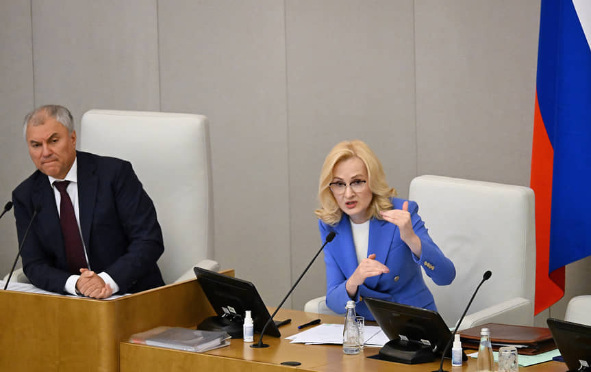 Спикер Госдумы Вячеслав Володин и вице-спикер Госдумы Ирина Яровая