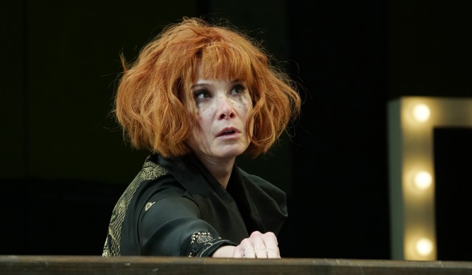 Поклонники раскритиковали Высоцкую из-за фотографии без макияжа