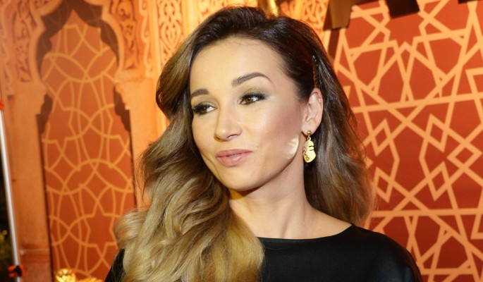 Располнела до 100 кило: что случилось с Анфисой Чеховой в другой стране