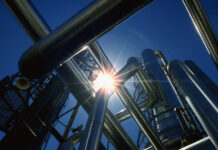 Игорь Юшков разоблачает планы Газпрома и скрытые маневры Трампа в газовой войне с ЕС igor yushkov razoblachaet plany gazproma i skrytye manevry trampa v gazovoj vojne s es-ekbonline-ru-174421664700-0