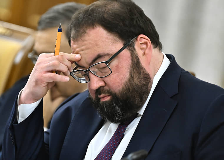 ИИ как инструмент прогресса - Максут Шадаев видит потенциал сокращения бюрократии-0