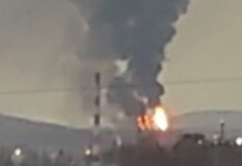 Комсомольск-на-Амуре в огне На НПЗ бушует пламя на высоте 50 метров komsomolsknaamure v ogne na npz bushuet plamya na vysote 50 metrov-ekbonline-ru-174428163500-0