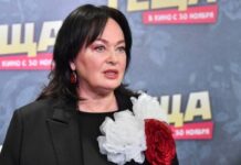 Лариса Гузеева и Роза Сябитова - Эмоции и споры в культовой передаче larisa guzeeva i roza syabitova emoczii i spory v kultovoj peredache-ekbonline-ru-174469468500-0