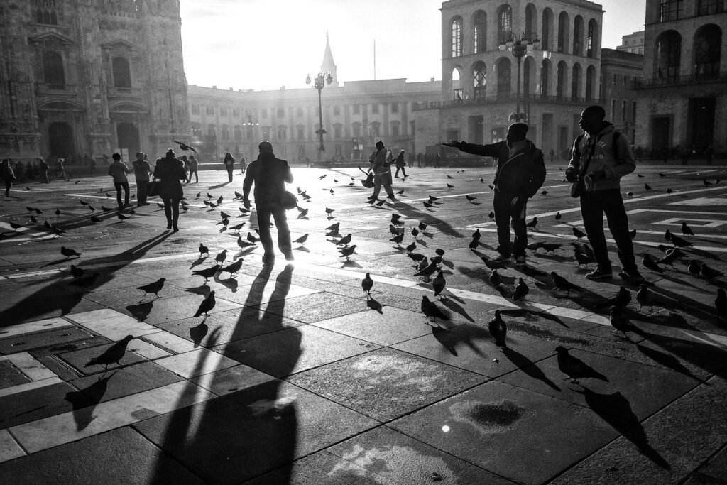 люди на площади