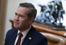 Майк Уолтц и Белый дом укрепляют коммуникации после неожиданной технической ошибки majk uoltcz i belyj dom ukreplyayut kommunikaczii posle neozhidannoj tehnicheskoj oshibki-ekbonline-ru-174396479000-0