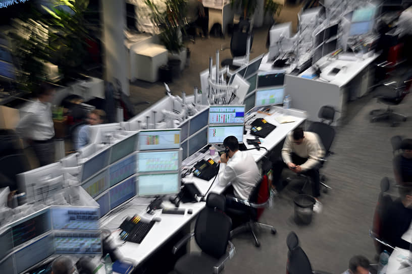 Мосбиржа открывает новые горизонты с интересом к Apple и Tesla-0