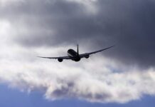 AirAsia X предотвратила инцидент с пассажиром Шади Тайсир Альсаайдех в небе predotvratila inczident s passazhirom shadi tajsir alsaajdeh v nebe-ekbonline-ru-174402298700-0