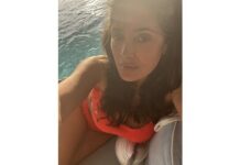 Сальма Хайек делится искренними кадрами с яхты в бикини без макияжа salma hajek delitsya iskrennimi kadrami s yahty v bikini bez makiyazha-ekbonline-ru-174521986600-0