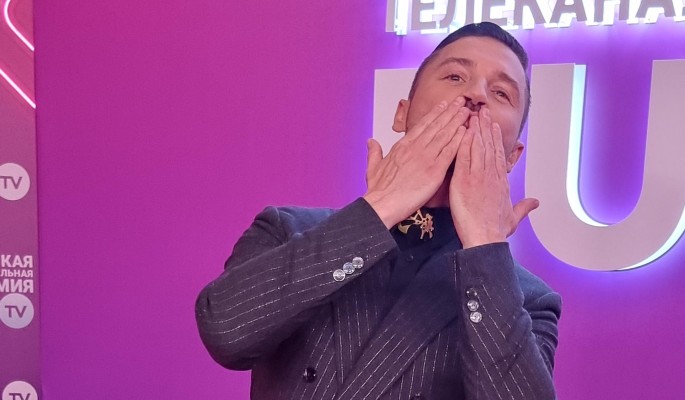 Интимный обряд Лазарева перед выходом на сцену попал на видео