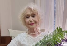 Светлана Немоляева делится секретами счастья и любви к Театру Маяковского в 85 лет svetlana nemolyaeva delitsya sekretami schastya i lyubvi k teatru mayakovskogo v 85 let-ekbonline-ru-174433719200-0