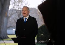 Владимир Путин и Дональд Трамп обсуждают судьбу отношений США и России vladimir putin i donald tramp obsuzhdayut sudbu otnoshenij ssha i rossii-ekbonline-ru-174600802200-0