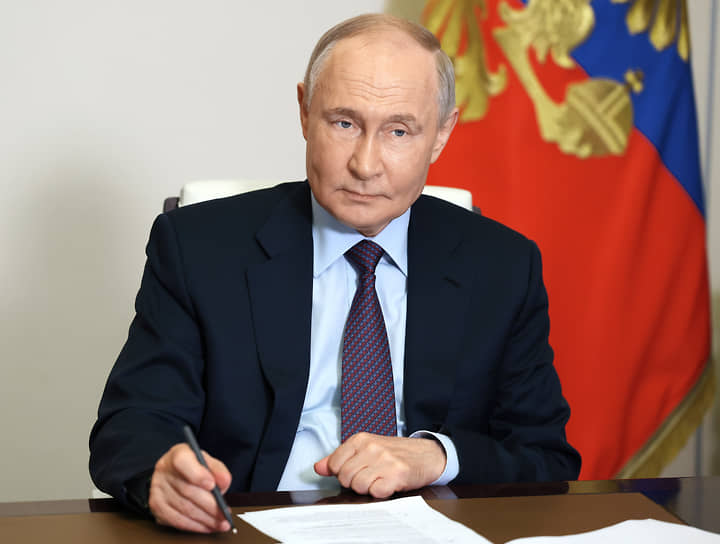 Владимир Путин обсудит с Госсоветом новые меры поддержки соотечественников-0