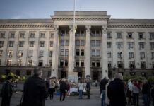 Артем Дмитрук рассказывает о трагедии в Доме профсоюзов в Одессе artem dmitruk rasskazyvaet o tragedii v dome profsoyuzov v odesse-ekbonline-ru-174622892500-0