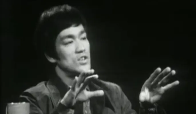 Именно Брюс Ли открыл всем глаза на главное в жизни. Усвойте отныне и навек