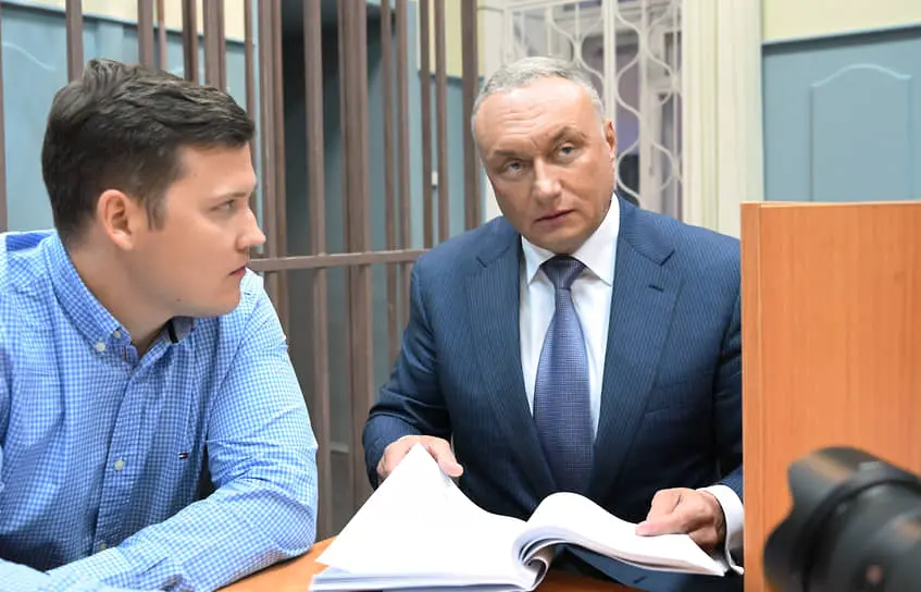 Дмитрий Савельев, сенатор из Тульской области, добивается контракта с Минобороны в Тверском суде-0